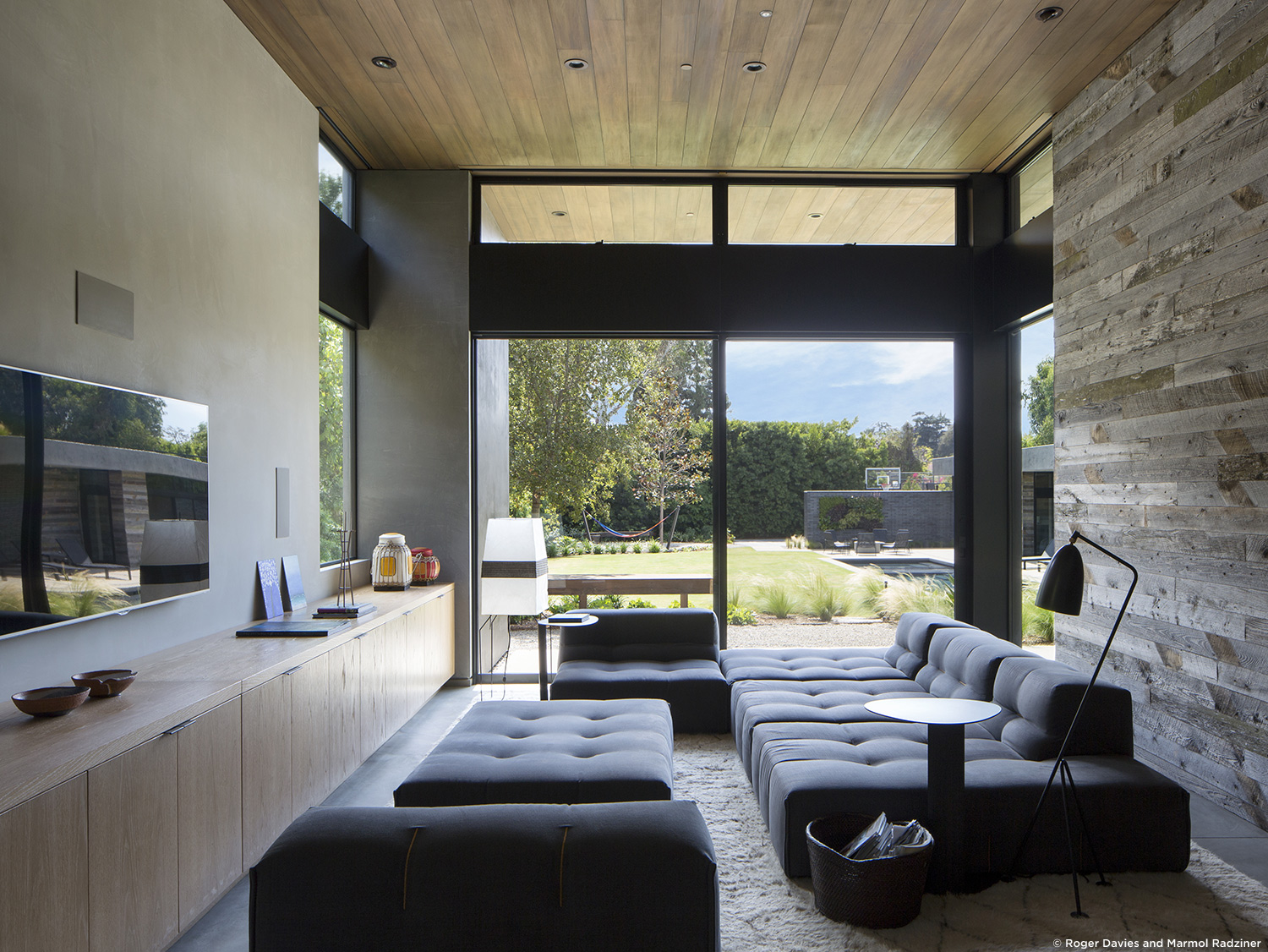 10 Beautiful Living Room Design by Marmol Radziner