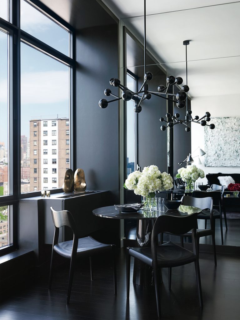 How to Use Black Color to Create an Incredible Dining Room