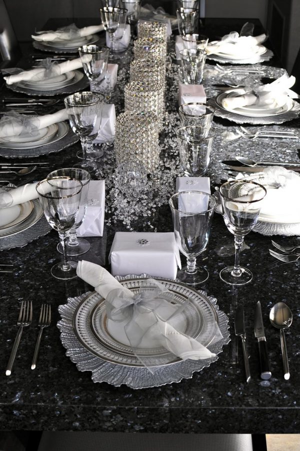 Get a Luxury Table Setting for New Year's Eve