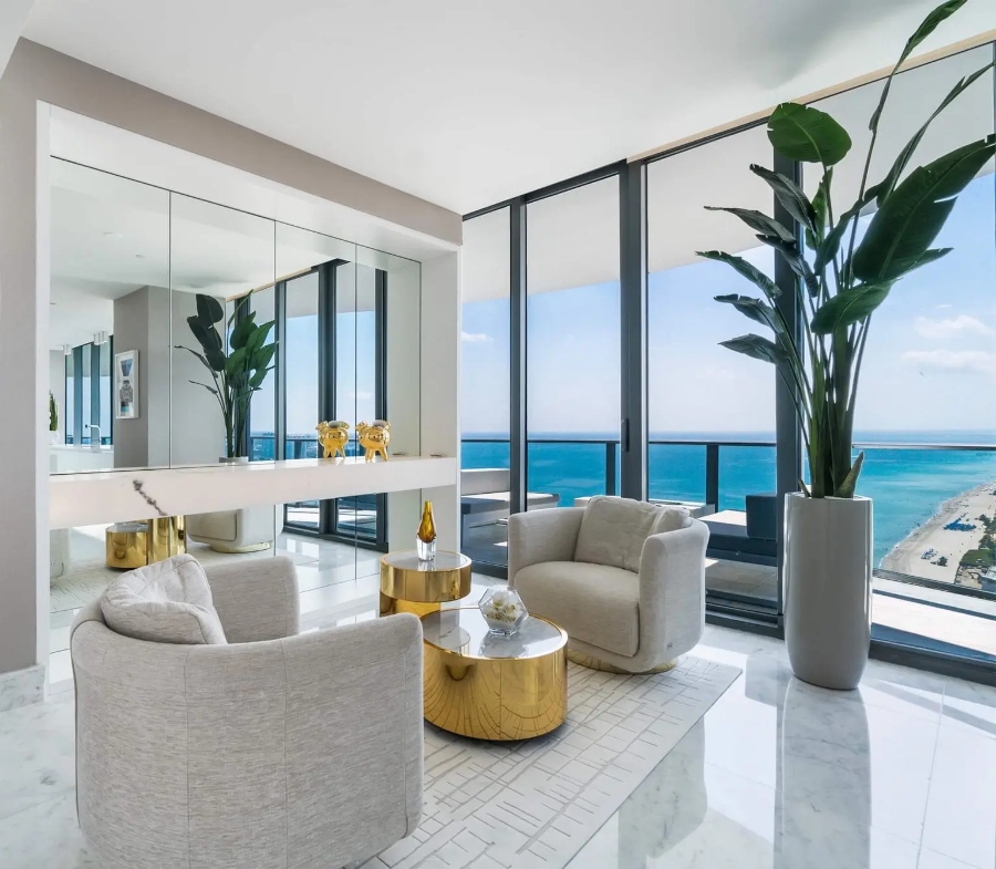 TOP 15 Best Interior Designers
Both David Charette and Jay Britto have spent the last decade designing high-end interiors for a wide range of clients.